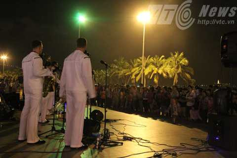 Đà Nẵng, Hải quân Hoa Kỳ, lính Mỹ, công viên Biển Đông, USS John S. McCain (DDG 56), chiến hạm