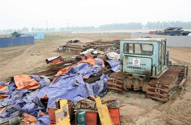 Còn điểm cuối của dự án này là khu depot (nhà ga, khu dịch vụ, sửa chữa...) rộng 5,66 ha tại địa bàn phường Phú La (Hà Đông) vẫn đang trong giai đoạn xử lý nền đất và chưa xây dựng được bất cứ một công trình nào. (Theo VNE)