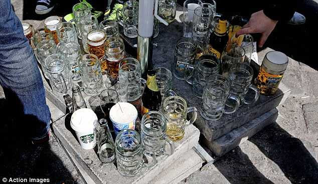 Man Utd 'diệu kỳ' chẳng thể cản bước Bayern