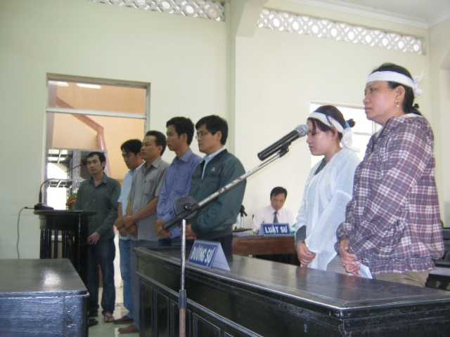 Xử 5 công an đánh chết người: Đề nghị khởi tố phó công an thành phố