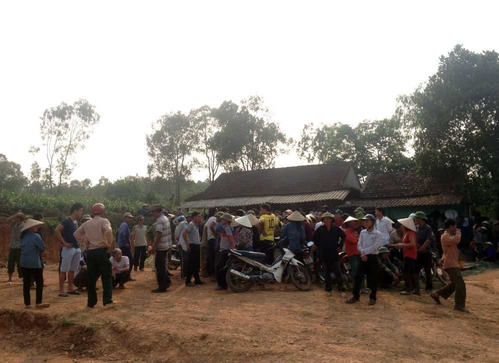 » Bán hàng rong táo tợn rút dao tấn công công an