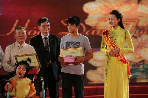 sứ giả nhân ái