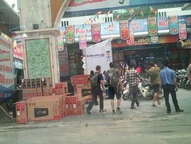 Siêu thị điện máy Nguyễn Kim được 'đặc cách' ở Hà Nội?