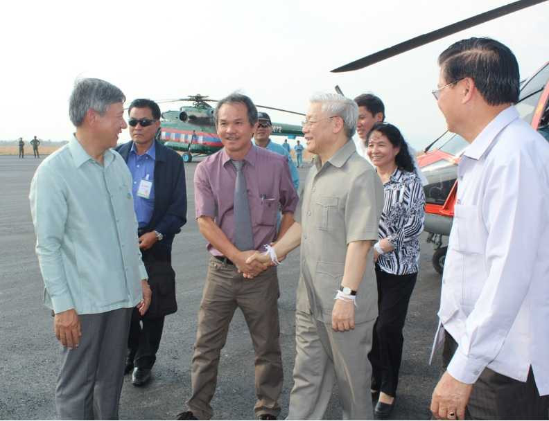 Bầu Đức rót 1,2 tỷ USD trồng bắp, cao su tại Lào