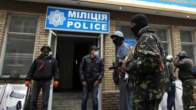 Các phần tử ly khai chiếm đồn cảnh sát Slavyansk 