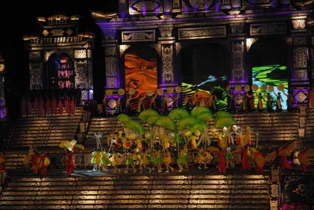 Festival Huế 2014: Đêm khai mạc hoành tráng, ấn tượng khó quên
