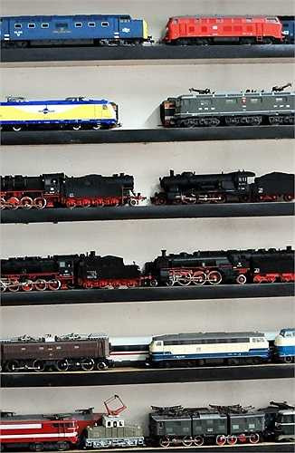 Nguyễn Văn Được (nghệ danh Lý Được) từ nhỏ được cha (làm trong ga) thường cho lên tàu chơi, tiếng đầu máy xe lửa đã mê hoặc ông. Đồ chơi đầu tiên của ông là 2 xe lửa mô hình diezel và hơi nước do Đức sản xuất năm 1991 được mua với giá 200.000 đồng. Đến nay nghệ sĩ đã có bộ sưu tập khổng lồ với hơn 150 đầu máy và hơn 250 toa tàu, được ông trưng bày cẩn thận quanh phòng khách trong căn nhà nhỏ trên đường Cô Bắc, quận Phú Nhuận, TP.HCM.