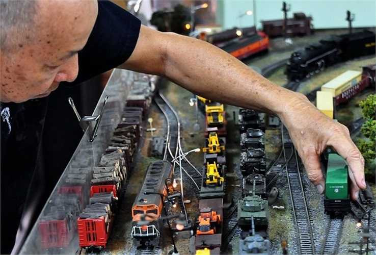 Hàng ngày, ông cẩn thận chăm chút cho bộ sưu tập của mình. Năm 2006, Trung tâm Sách kỷ lục Việt Nam xác lập kỷ lục nghệ sĩ Lý Được là Người sưu tập mô hình xe lửa nhiều nhất Việt Nam.