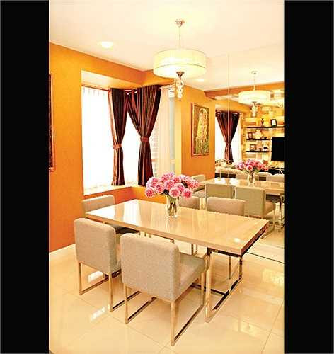 Trong căn nhà này, Cao Thùy Dương đã tự lên ý tưởng về cách bố trí nội thất và sắc màu theo sở thích.