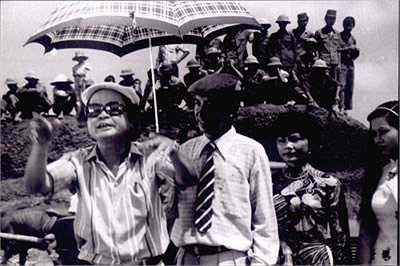 Cùng NSƯT Trịnh Mai trong Dịch cười.