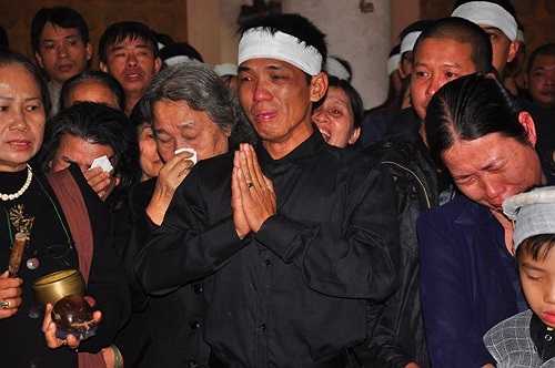 Người thân vô cùng đau xót khi phải tổ chức đám tang mà không có thi thể chị Huyền.