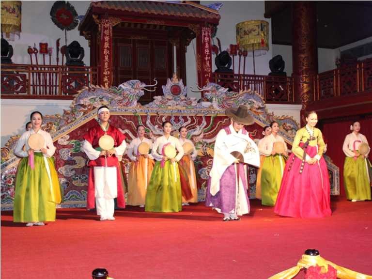 đêm phương đông, bí ẩn hoàng cung, festival huế