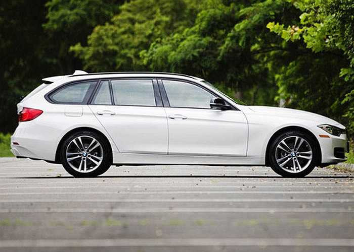 Một đại diện khác của gia đình BMW là mẫu 328d xDrive Sports Wagon với mức 6,6 lít/100 km
