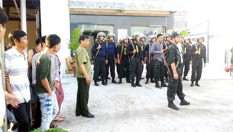 Hàng trăm cảnh sát được huy động tới hiện trường