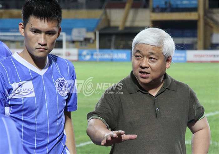 Công Vinh từ khi về thi đấu cho CLB Bóng đá Hà Nội của bầu Kiên thì xuống phong độ.