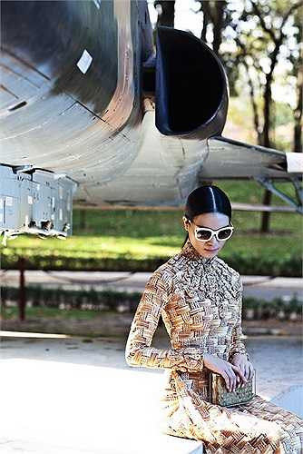 Nhưng vẫn toát lên một tinh thần tự tại, yên bình. Điều đọng lại duy nhất sau thời gian và mọi biến cố, vẫn là những giá trị đẹp của truyền thống dân tộc luôn tiềm ẩn trong những điều giản dị nhất.