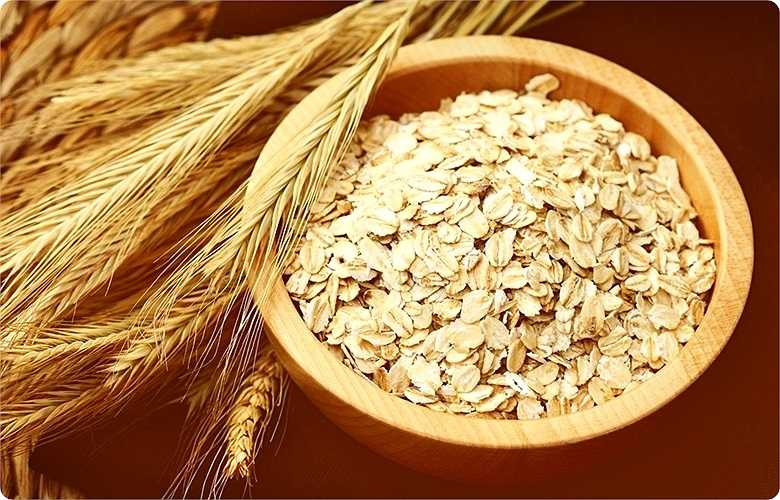 Yến mạch: Yến mạch có khả năng tăng cường hệ miễn dịch, đẩy nhanh tốc độ khỏi bệnh và còn có thể giúp thuốc kháng sinh phát huy tác dụng tốt hơn. Mẹ nên cho trẻ ăn yến mạch khoảng 3 lần/tuần xen kẽ với việc ăn cơm gạo và các loại thực phẩm tinh bột khác.