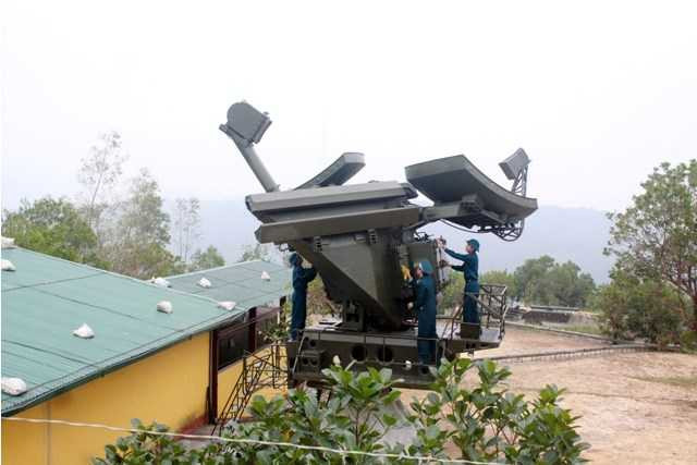 Đài radar bắt dò tìm dẫn đường cho tên lửa bắt muc tiêu