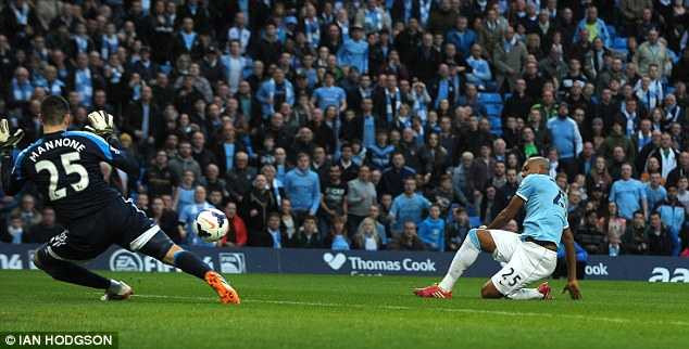 fernandinho ghi bàn