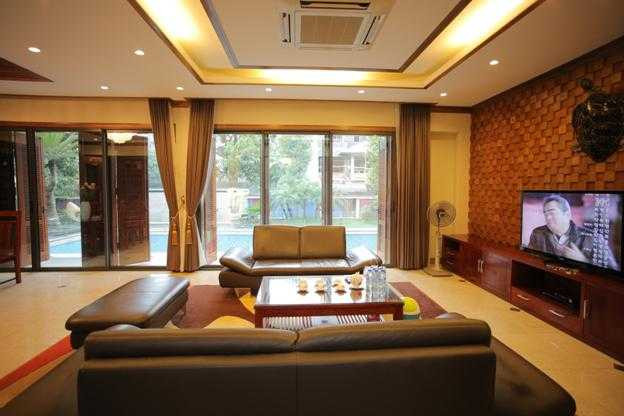 Cửa nhôm cao cấp tạo tầm nhìn thoáng đẹp cho biệt thự