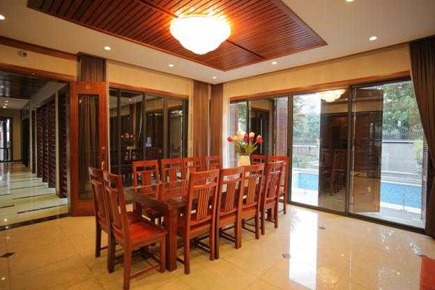 Cửa nhôm cao cấp tạo tầm nhìn thoáng đẹp cho biệt thự