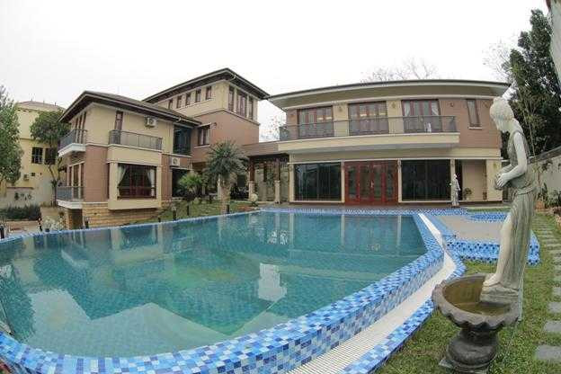 Cửa nhôm cao cấp tạo tầm nhìn thoáng đẹp cho biệt thự