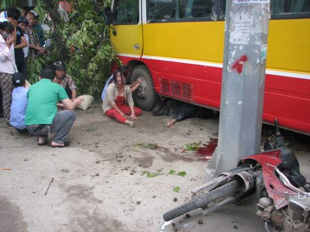 Hiện trường vụ tai nạn thương tâm.