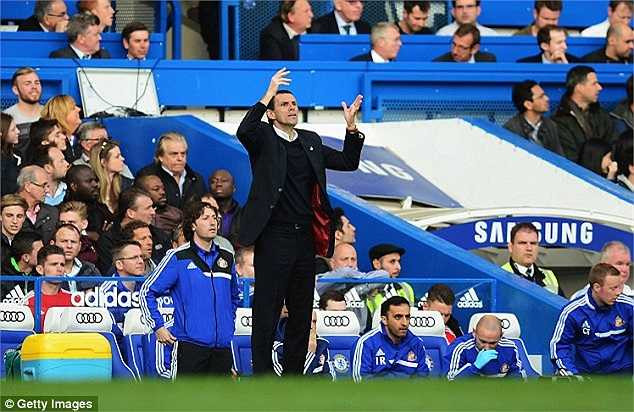 Chỉ trong 3 ngày, Gus Poyet đã giúp Liverpool có được lợi thế rất lớn trong cuộc đua tới ngôi vô địch khi lần lượt cầm chân Man City và hạ gục Chelsea 