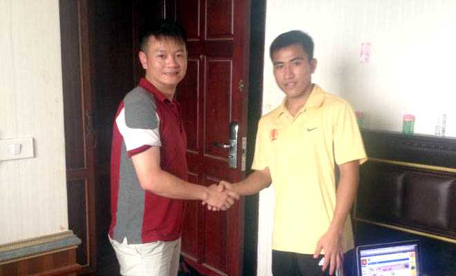 Văn Quyến chia tay đồng đội