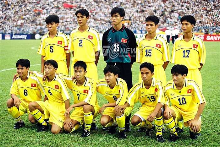 Đội hình U16 Việt Nam tại giải U16 châu Á năm 2000. (Ảnh: Quang Minh)