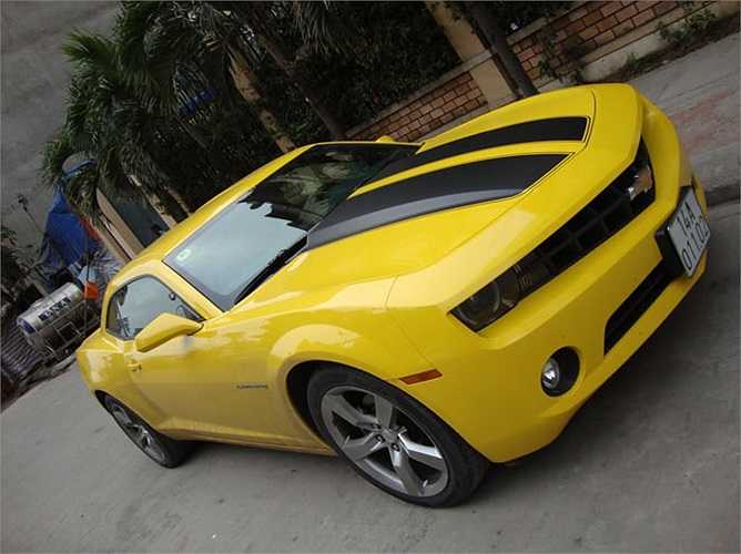 Một chiếc xe thể thao khá hiếm Chevrolet Camaro cũng thuộc sở hữu của dân chơi Quảng Ninh