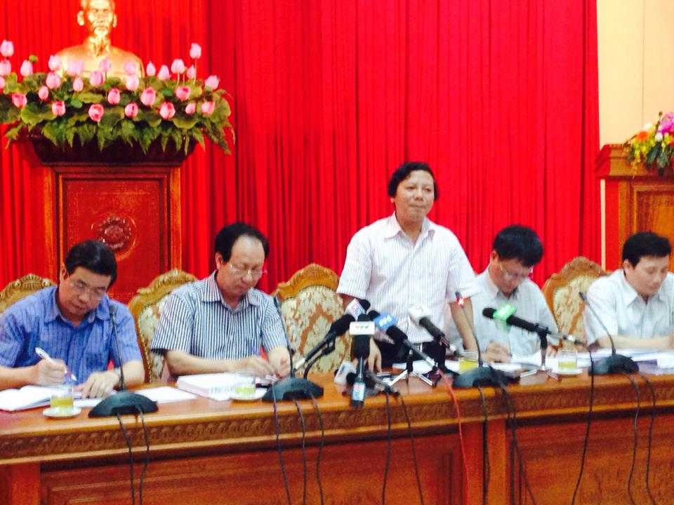 Chiều 22/4, tại Thành ủy Hà Nội, tiến sỹ Hoàng Đức Hạnh – Phó giám đốc Sở Y tế Hà Nội đã giải trình các thắc mắc liên quan tới đợt bùng phát bệnh sởi ở Hà Nội trong thời gian gần đây.