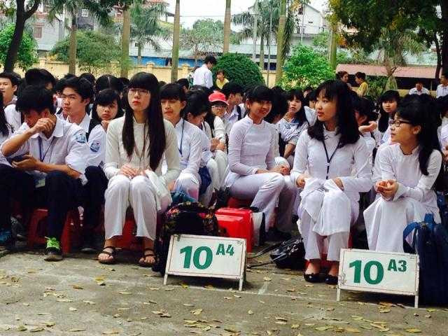 Hàng trăm học sinh khác đã tham dự sự kiện này