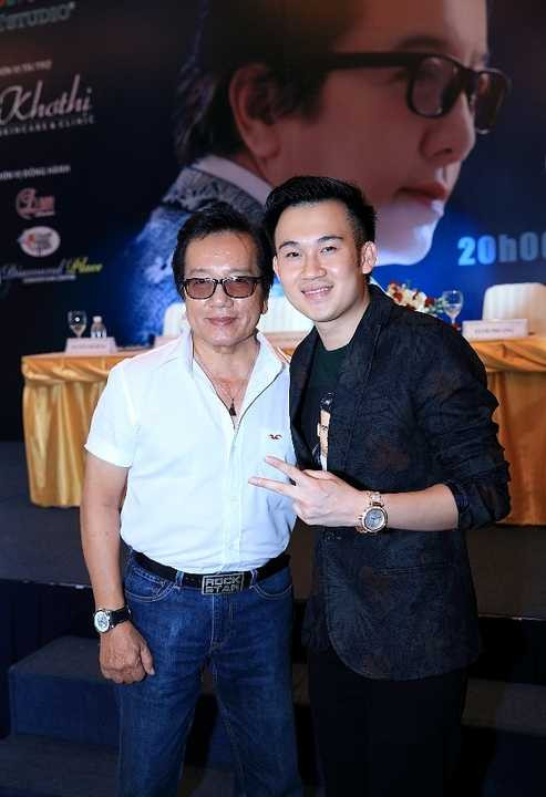 Elvis Phương