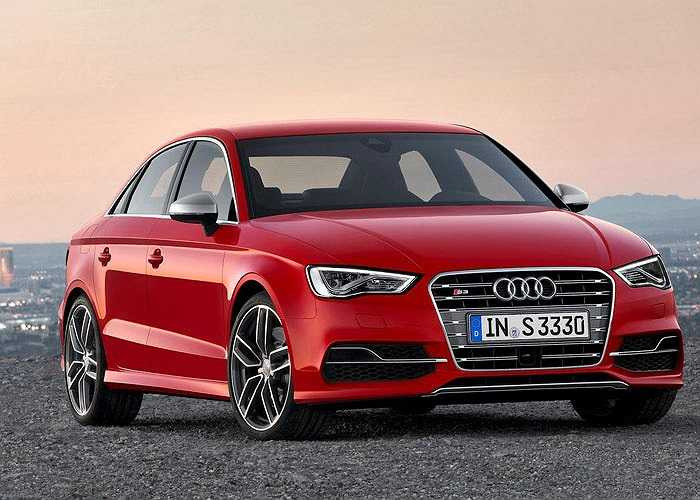 Audi A3 sở hữu thiết kế gọn gàng và trẻ trung hiện đại với dàn đèn pha sắc sảo dạng full-LED.