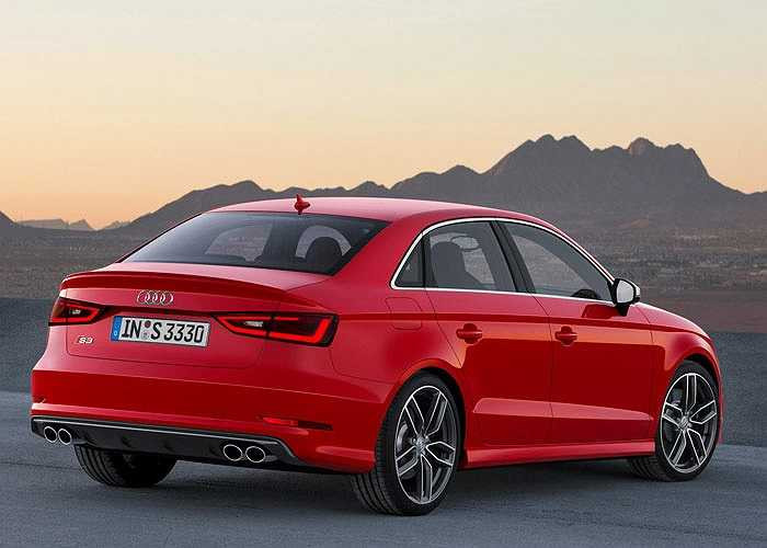 Mẫu xe có giá thuộc dạng mềm nhất trong phân khúc xe hạng sang này có tới 5 phiên bản khác nhau từ sedan, mui trần, sedan thể thao tới bản hybrid có tên A3 e-Tron Sportback PHEV. 