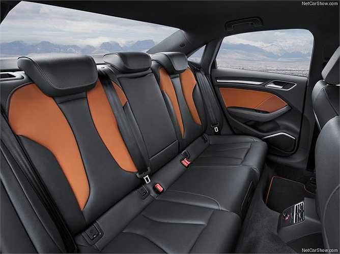 Trang bị an toàn trên xe cũng rất ấn tượng với hệ thống Audi Pre Sense giúp cảnh báo sớm tình huống khẩn cấp và nguy cơ va chạm, hệ thống hỗ trợ cảnh báo chệch làn đường, hệ thống Cruise Control với chế độ Stop and Go... 