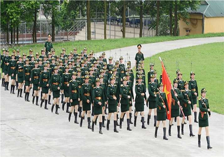 Toàn khối đi đều