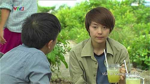 Bộ phim 'Vừa đi vừa khóc' đang gây được sự chú ý với khán giả.
