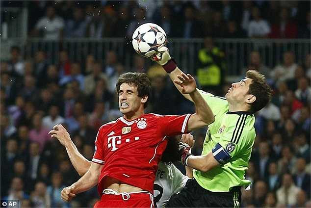 Khi các cầu thủ Bayern vượt qua được cặp đôi Ramos - Pepe thì họ phải đối đầu thêm một lá chắn thép nữa, đó là Thánh Iker