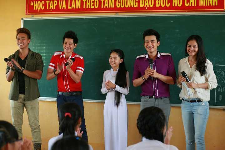 Về trường