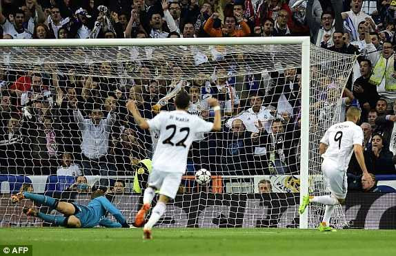  Benzema khai thông thế bế tắc