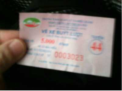 Bóc mẽ trò 'lậu vé' của lơ xe buýt Hà Nội