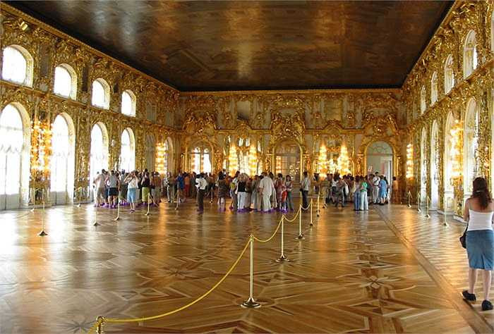 Tuy nhiên, theo giới kinh doanh, giá trị của nó không thể dưới nửa tỷ USD. Như vậy, đây có lẽ là căn phòng đắt nhất thế giới.