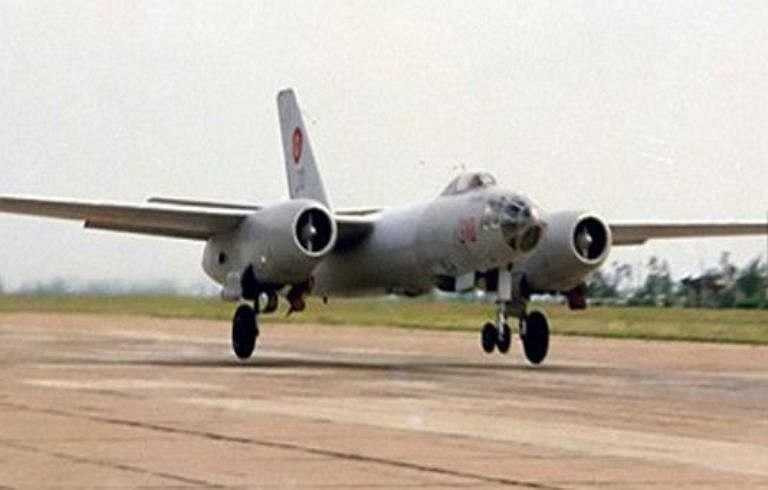 Những chiếc IL-28 đầu tiên phục vụ trong trung đoàn vận tải 919. 