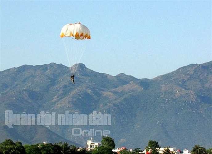 Trở về mặt đất. 