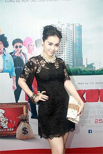 'Yêu nữ hàng hiệu' Vũ Hạnh Nguyên cũng xuất hiện trong sự kiện.