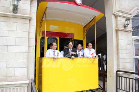 Đà Nẵng, Bà Nà Hills, tàu hỏa, leo núi, đầu tiên, Việt Nam