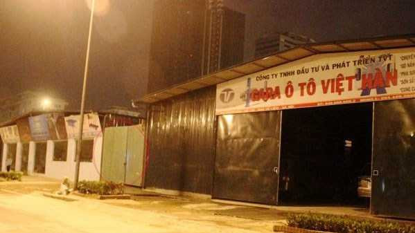 Hành hung, đập máy ảnh phóng viên giữa thủ đô