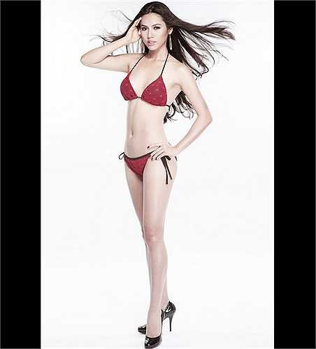 Á hậu Hoàng My thời tóc dài từng thực hiện bộ ảnh cùng bikini 2 mảnh.